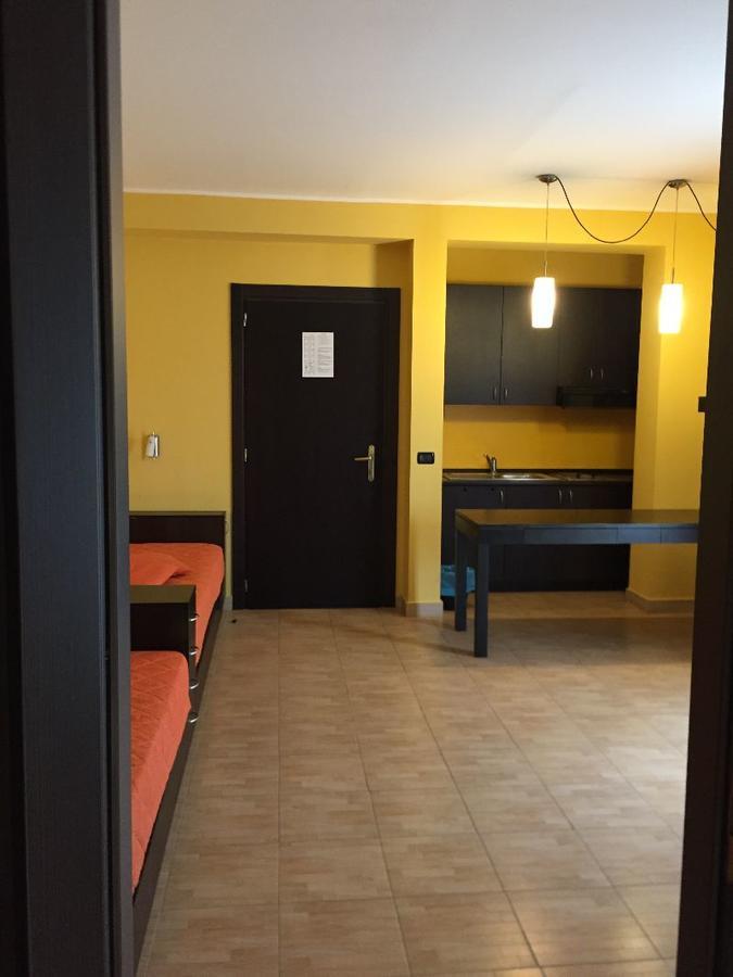64Rooms Enna Bagian luar foto